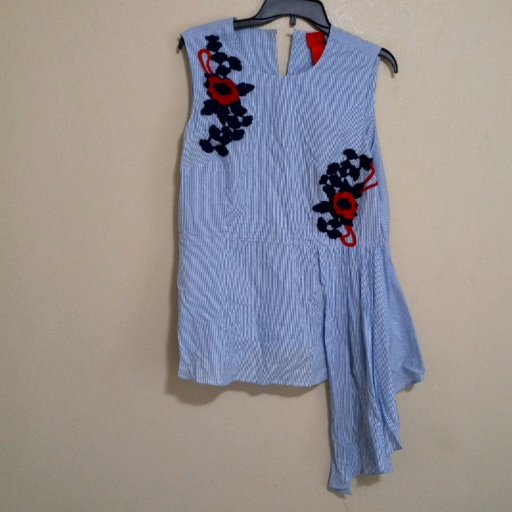 V Christina L Cotton Sleeveless Pinstriped Crochet Applique Side Sash Summer Top